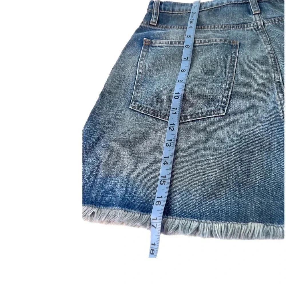 Madewell Rigid Denim A-Line Mini Skirt in Leandra Wash: Fluffy Hem Edition/Sz 31